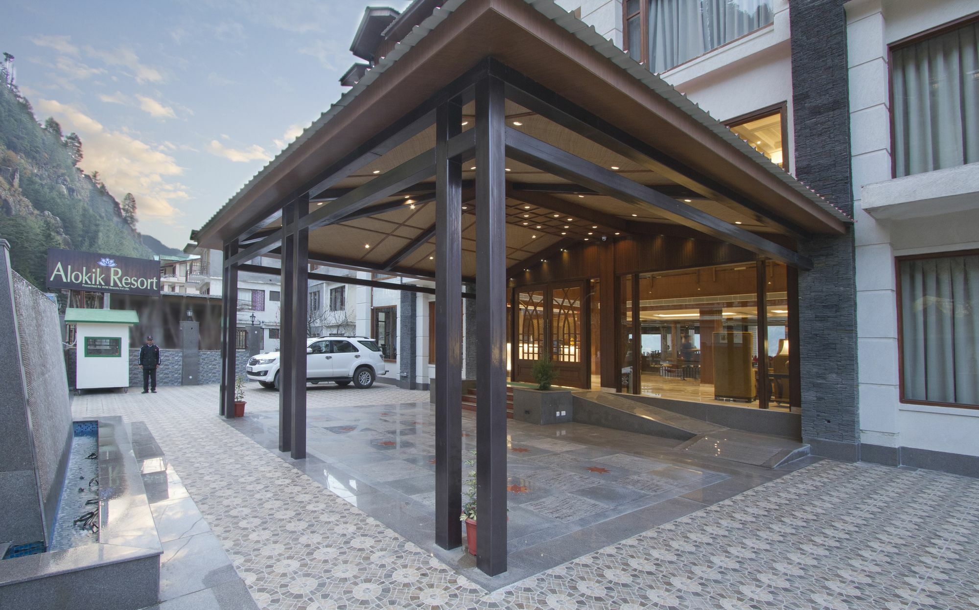 Alokik Resort- Pure Veg 마날리 외부 사진